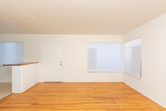 Photo - Spacious 2 bedroom / 1 bath home in Pacific Beach / Crown Point!