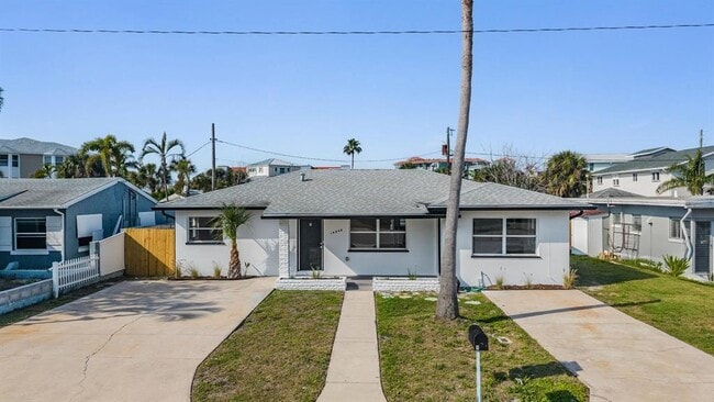 Building Photo - 14040 Miramar Ave