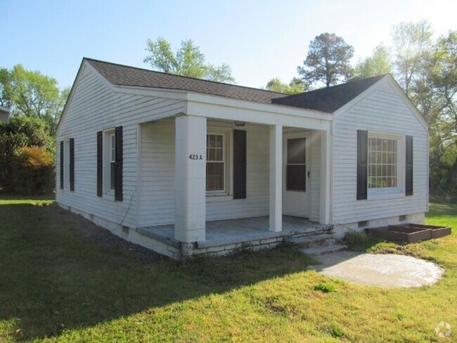 Building Photo - 423 Riverbend Rd Rental