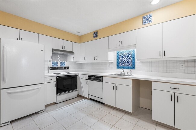 Photo - 50 Freedom Hollow Unit 407