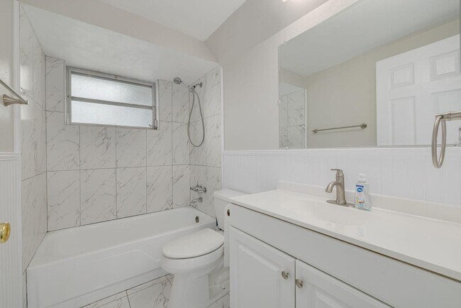 Photo - 5135 Cardiff Dr