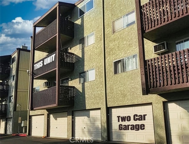 Building Photo - 5830 Benner St Unit 208