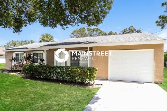 Photo - 3 Bedroom Pet-Friendly Home in Vero Beach, FL with Main Street Renewal