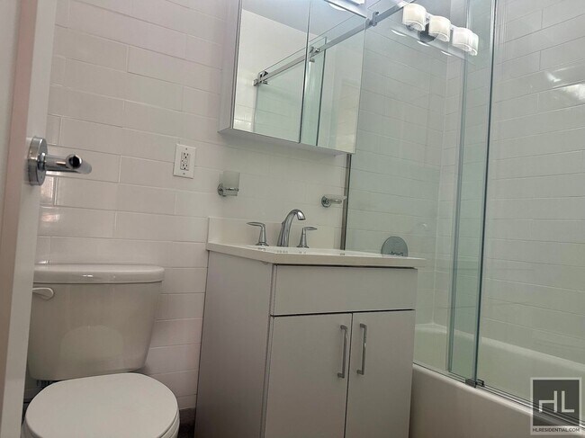 Photo - 5 AVENUE Unit 10A