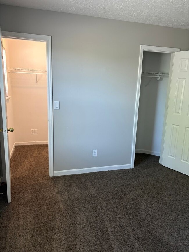 Photo - Charming 3-Bedroom Home in Fountain Square – Prime Location Near I-65! Unidad 907 Prospect NO AMI