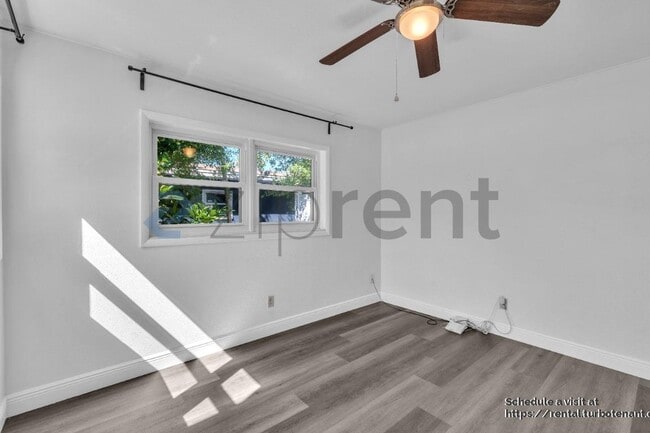 Photo - 3321 W Iowa Ave
