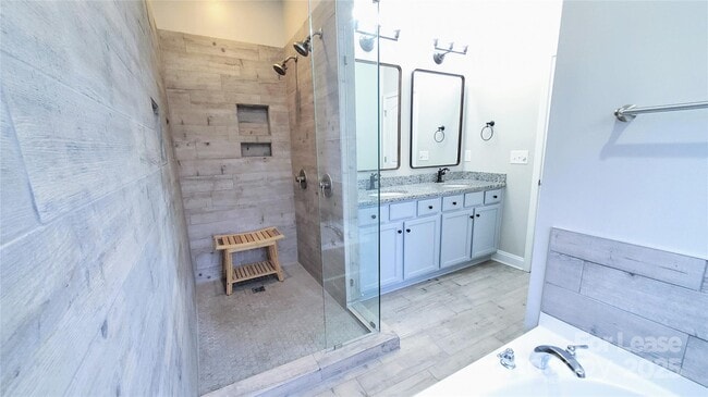 Photo - 11925 Field St