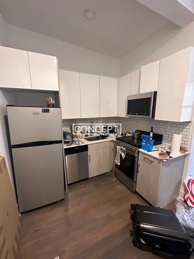 Building Photo - 11 Queensberry St Unit 4CP