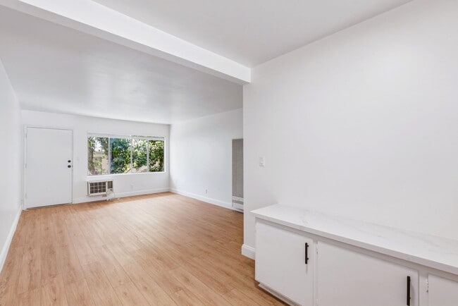 Photo - Montrose Residences Unit 6