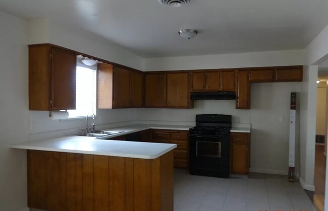 Photo - 3015 Clearview Dr