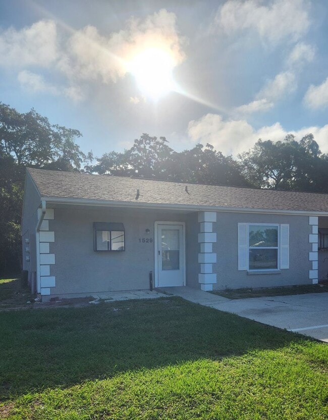 1525-1529 - 1525-1529 Apartment Unit 1529