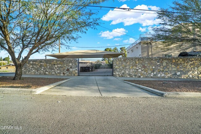 Photo - 2316 N Campbell St