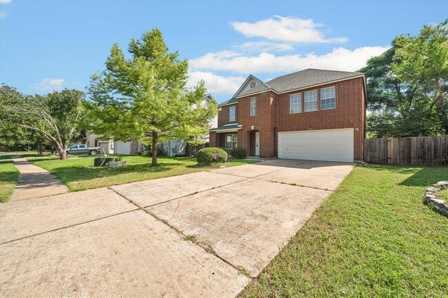 Photo - 1701 Balsam Way House