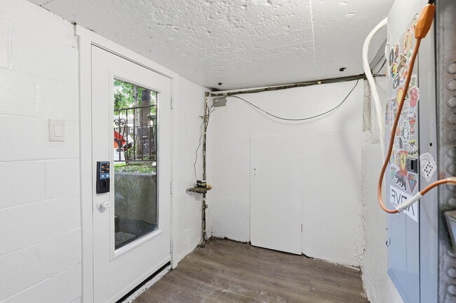 Photo - 284 Euclid Ave