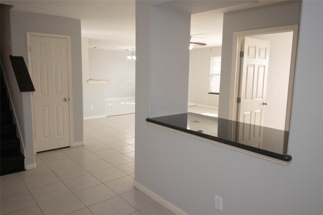 Photo - 2202 Crossmill Ln
