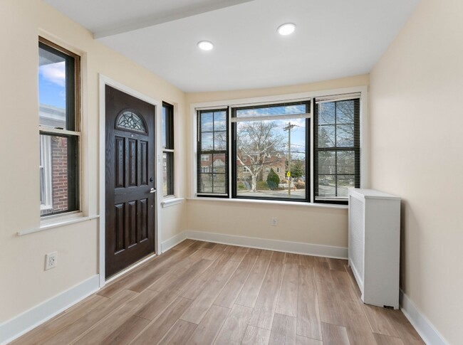 Building Photo - 5808 N 20th St