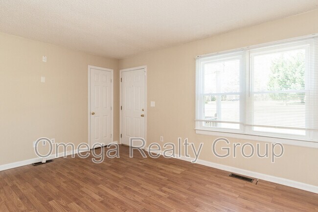 Photo - 529 Robison Dr