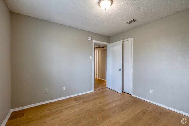2BR, 1BA - 680SF - Bedroom Additional View - Caldwell Courts