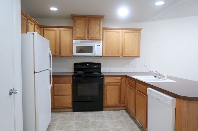 Photo - Fontana Duplexes Unit 4985