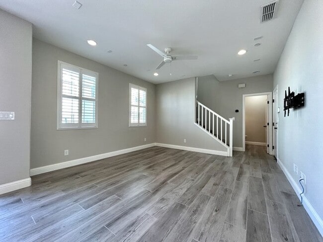 Photo - Beautiful Modern 3 Bedroom With Solar! - Apply Today!