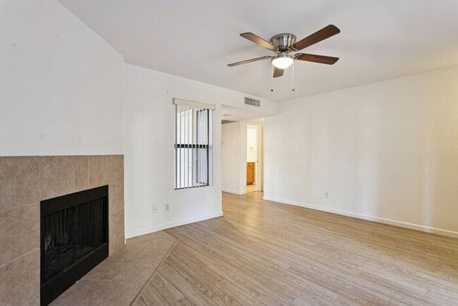 Photo - Apply Here WWW.RENTREDBRICK.COM