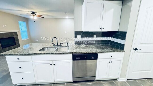 Photo - Baltimore Townhomes: Special Offer - One Month Free Rent!