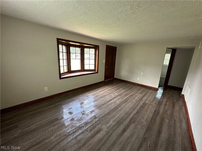 Photo - 181 N Beverly Ave