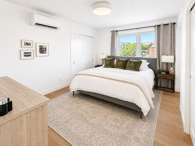 Photo - 654 E Broadway Unidad 302