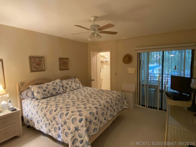 Building Photo - 755 Saturn St Unit H201