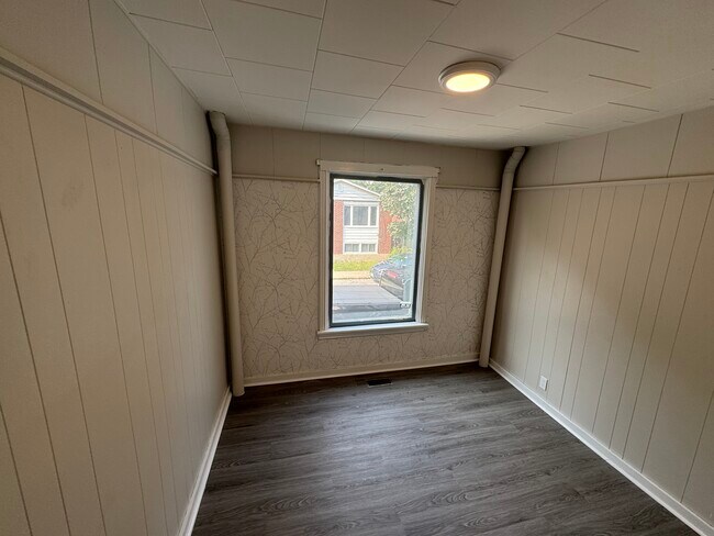 Photo - 70 Markland St