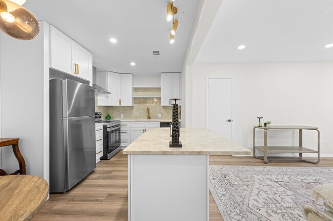 Photo - 2012 Brun St Unit A