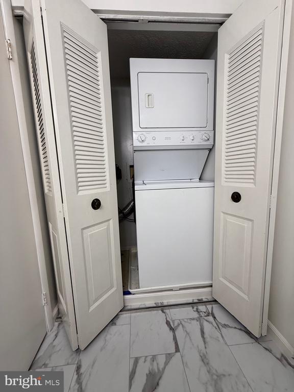 Photo - 19445 Breezedale Ln