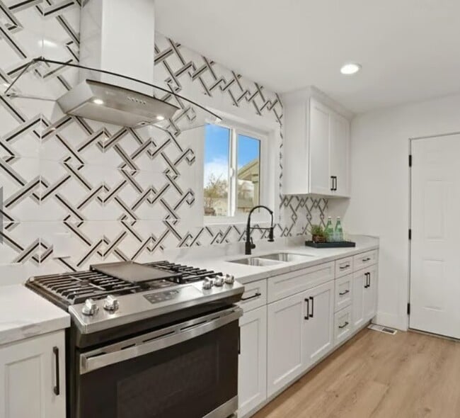 Building Photo - 1814 Telegraph Ave Rental