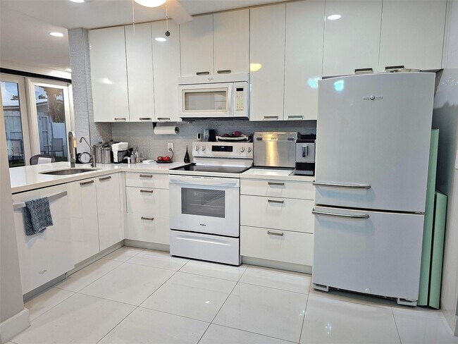 Photo - 3680 NE 16th Ave