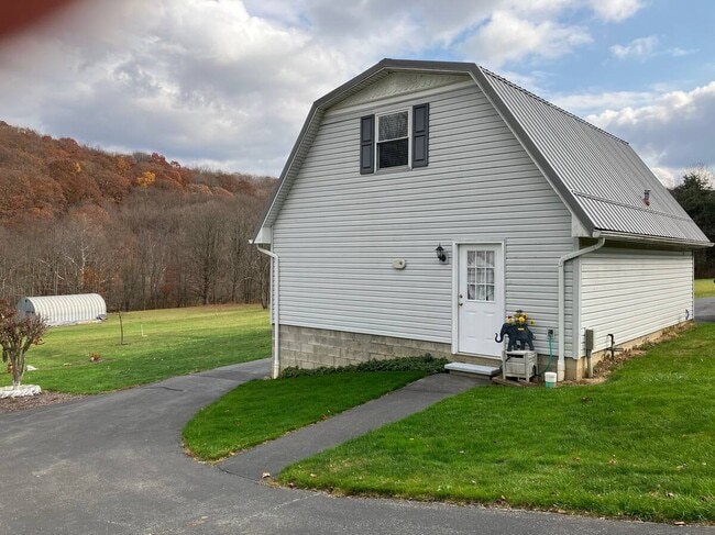 Building Photo - 3180 Fulton Run Rd Unit Polish Villa Rental