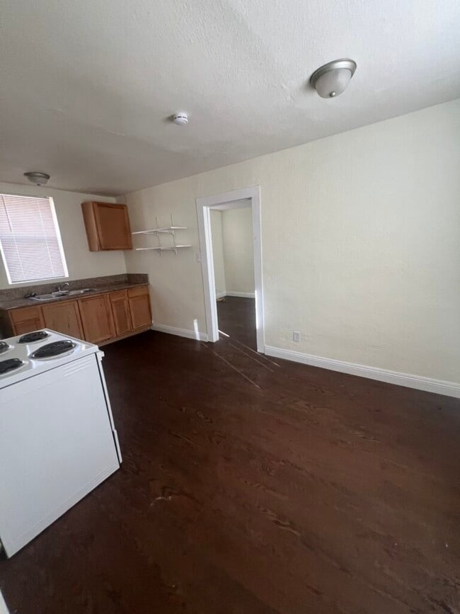Photo - 413 W Van Buren Ave Unit 8
