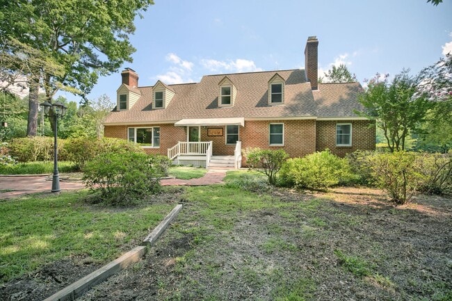 Building Photo - Call Victoria Jenkins at (757)525-7157 for more information