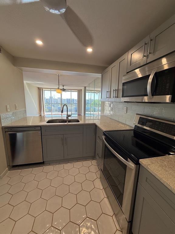 Building Photo - 9 Royal Palm Way