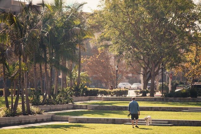 Photo - 13200 Pacific Promenade Unidad 340 Rental