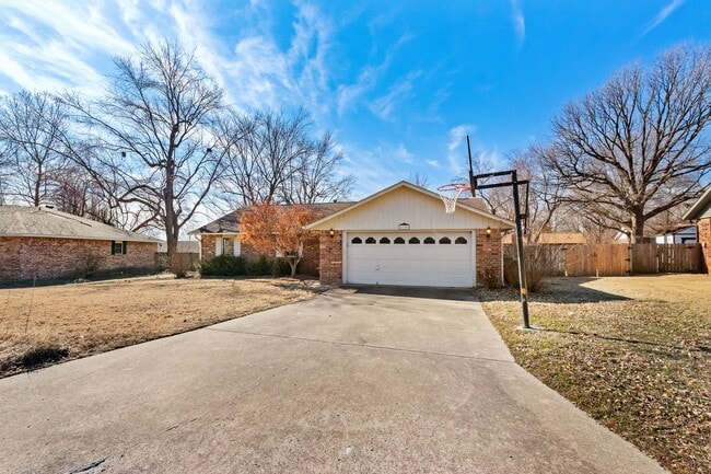Photo - Beautiful Home in Springdale with Sunroom!