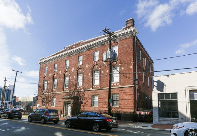 Marshall Street Apartments