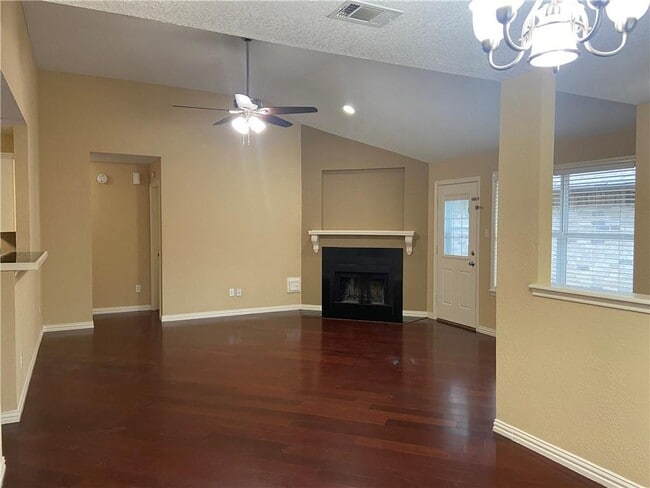 Photo - 700 David Curry Dr