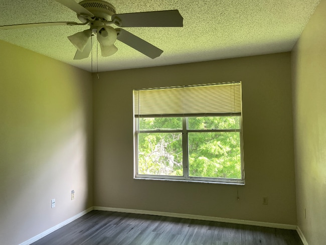 Photo - 2208 Northlake Dr Apartment