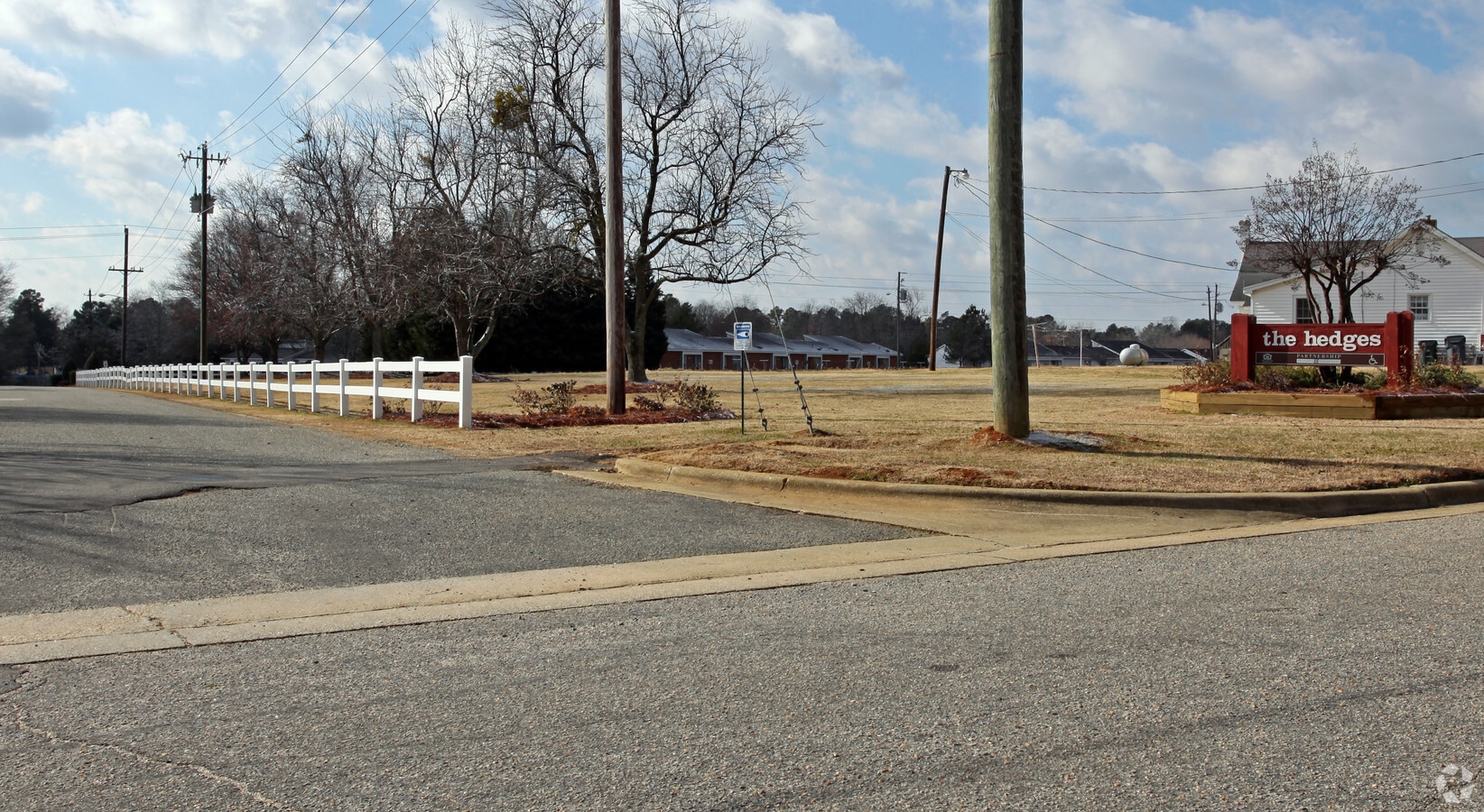 Photo - The Hedges Apartments