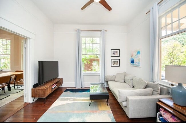 144 W Hampton Ave