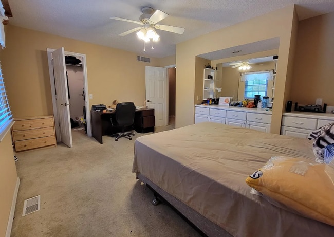 Photo - 1605 Lyndhurst Dr