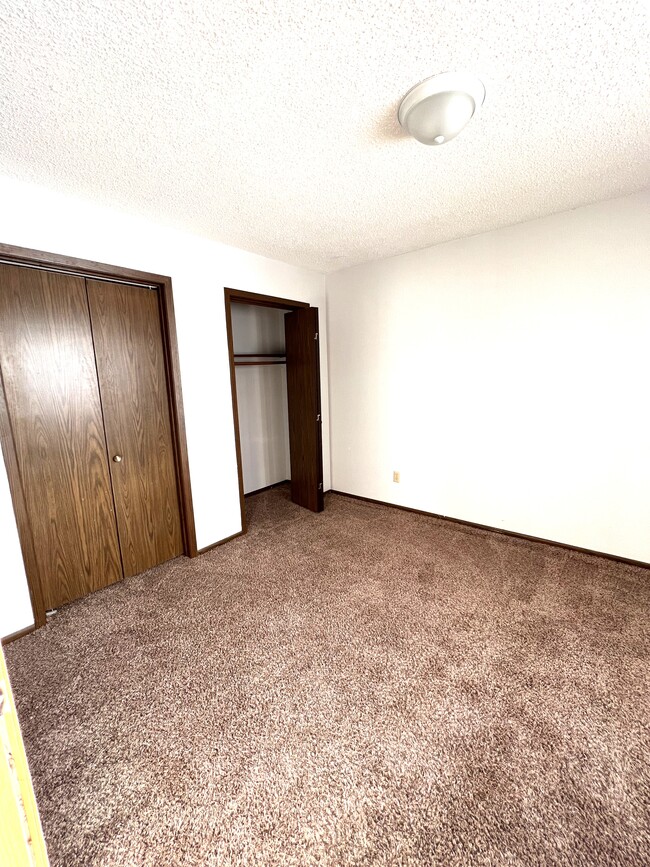 Photo - Waterford Arms Apartments