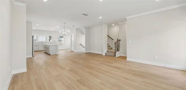 Photo - 403 Elise Wy