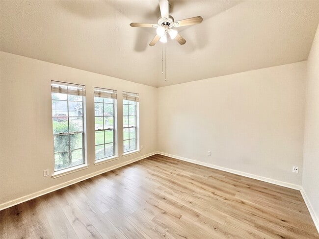 Photo - 3907 Crystal Pass Ct