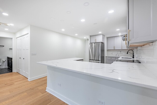 Photo - 405 N Wabash Ave Unit 207